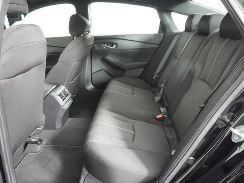 Used 2025 Honda Accord Sport image 32