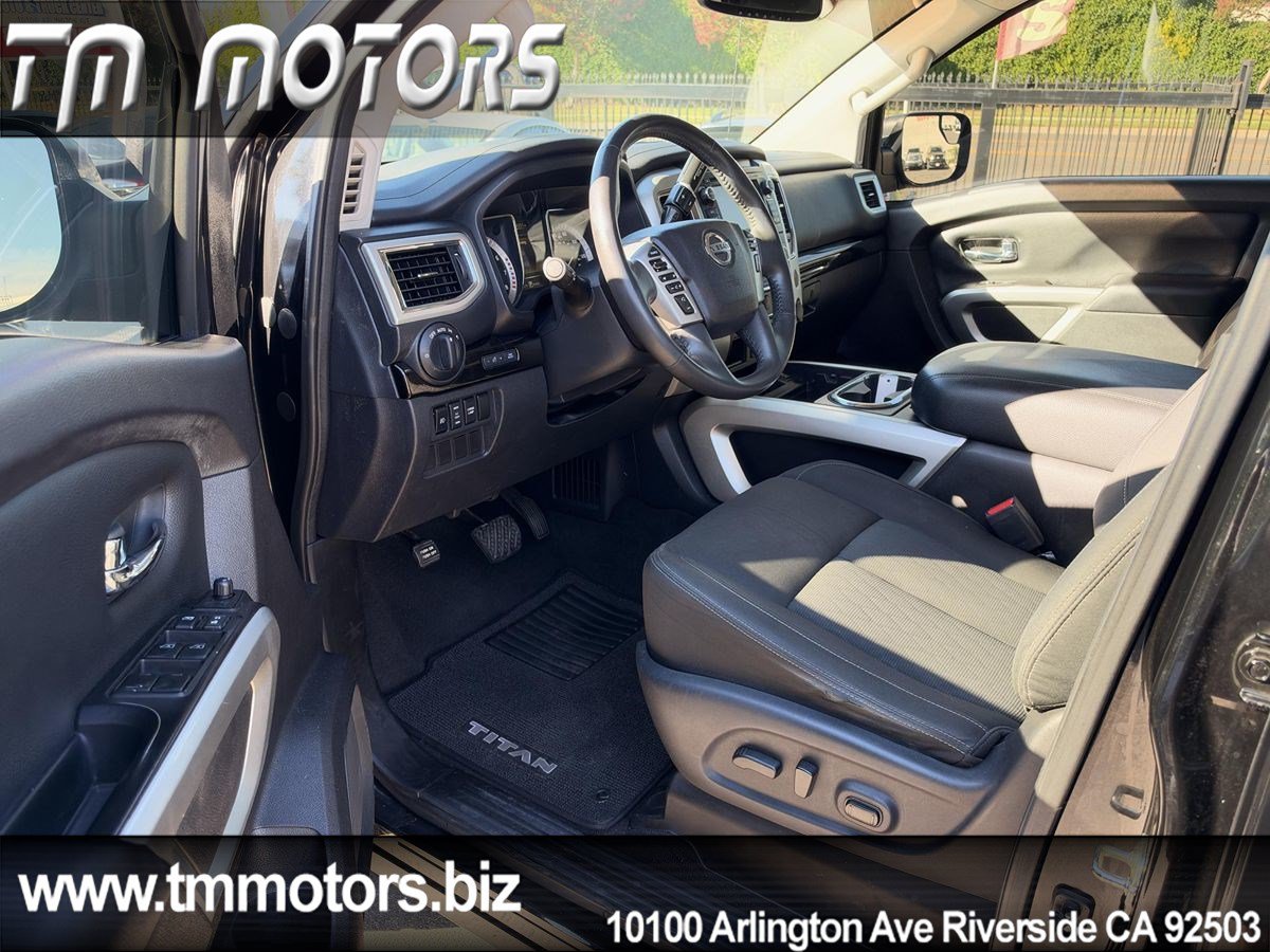 Used 2017 Nissan Titan SV RWD image 6