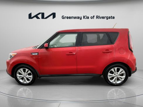Used 2016 Kia Soul + image 4