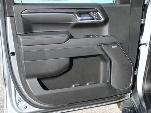 Used 2025 Chevrolet Silverado 1500 LTZ w/ LTZ Premium Package image 10