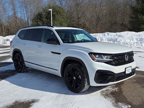 Used 2022 Volkswagen Atlas SEL R-Line image 4