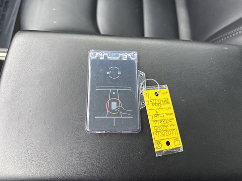 Used 2023 Tesla Model 3 Standard Range image 22