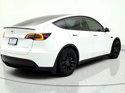 Used 2023 Tesla Model Y Performance AWD/4WD image 5