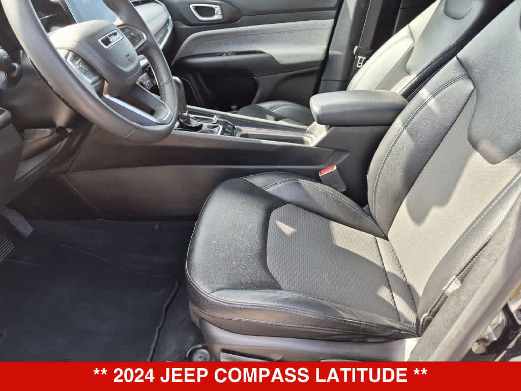 Used 2024 Jeep Compass Latitude AWD/4WD image 15