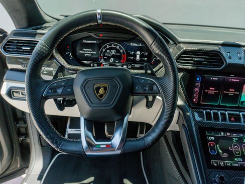 Used 2023 Lamborghini Urus S AWD/4WD image 69