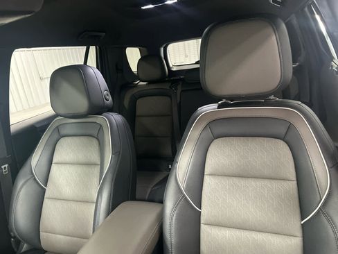 Used 2025 Chevrolet Equinox LT w/ Convenience Package II image 28