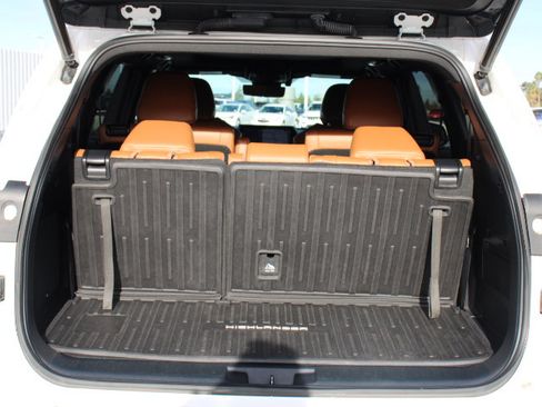 Certified 2021 Toyota Highlander Platinum image 17