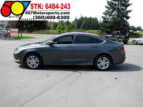 Used 2015 Chrysler 200 Limited w/ Convenience Group image 4