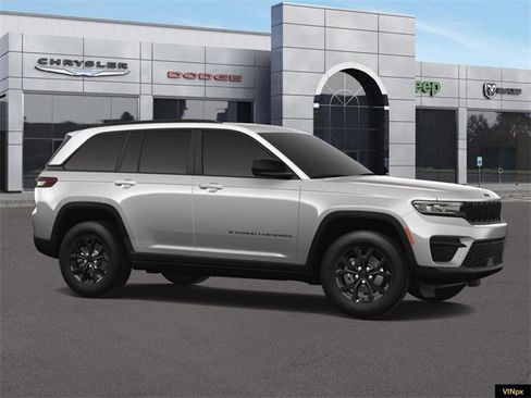 New 2025 Jeep Grand Cherokee Altitude image 10