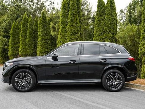 Used 2024 Mercedes-Benz GLC 300 4MATIC w/ AMG Line image 9