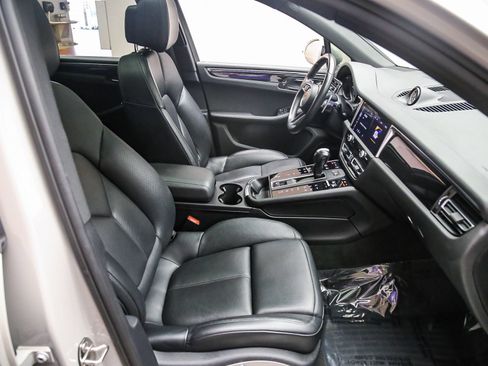 Certified 2023 Porsche Macan S AWD/4WD image 20