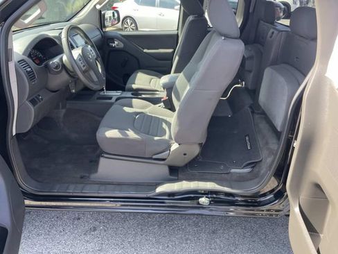 Used 2017 Nissan Frontier S image 11