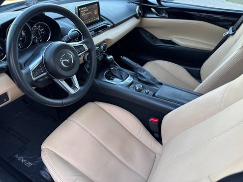 Used 2017 MAZDA MX-5 Miata RF Grand Touring image 10