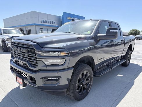 Used 2026 RAM 2500 Big Horn AWD/4WD image 4