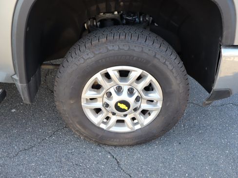 Used 2025 Chevrolet Silverado 2500 LT w/ Convenience Package AWD/4WD image 38