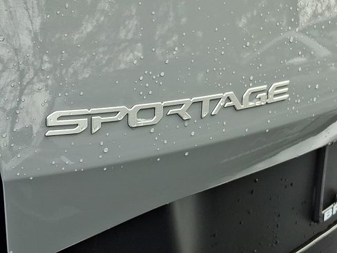 New 2026 Kia Sportage EX image 15