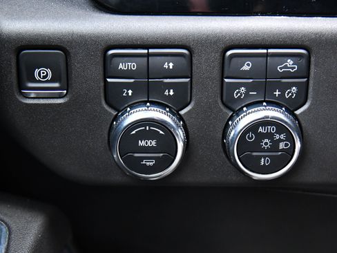 Used 2025 GMC Sierra 1500 Elevation w/ Elevation Premium Package image 44