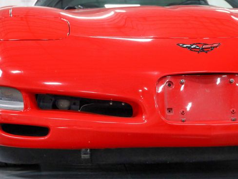 Used 2004 Chevrolet Corvette Coupe w/ Roof Package RWD image 8