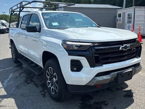 Used 2024 Chevrolet Colorado Z71 w/ Advanced Trailering Package AWD/4WD image 1