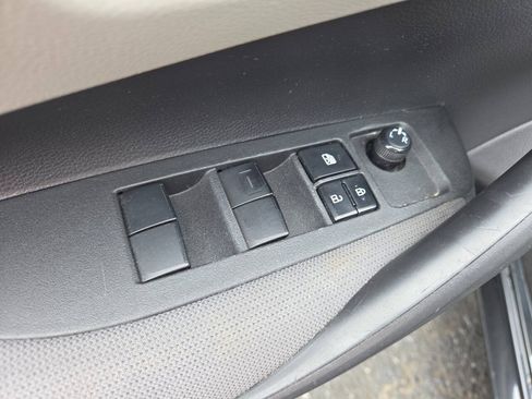 Used 2021 Toyota Corolla L w/ Carpet Mat Package (TMS) FWD image 12