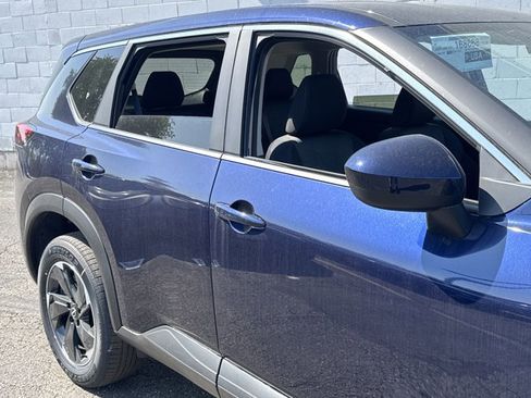 New 2025 Nissan Rogue SV image 6