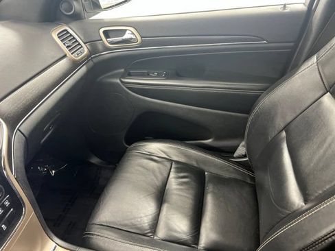 Used 2017 Jeep Grand Cherokee Limited AWD/4WD image 16