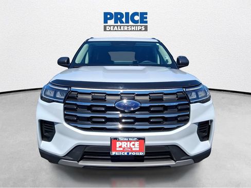 Used 2025 Ford Explorer Active AWD/4WD image 4