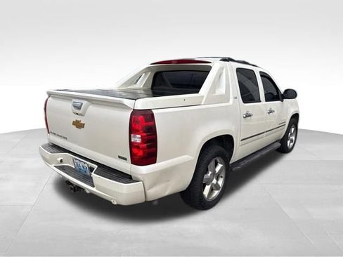 Used 2012 Chevrolet Avalanche LTZ image 5
