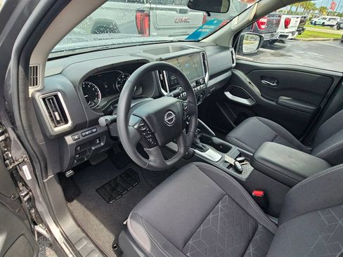 Certified 2025 Nissan Frontier SV w/ SV Convenience Package RWD image 16