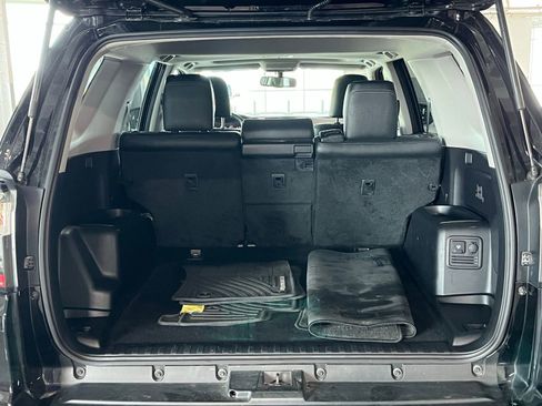 Used 2016 Toyota 4Runner Limited AWD/4WD image 10