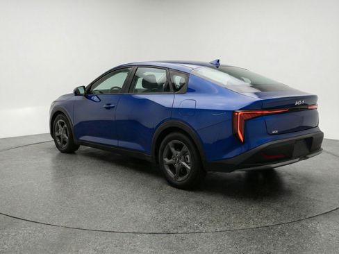 Used 2025 Kia K4 LXS image 6