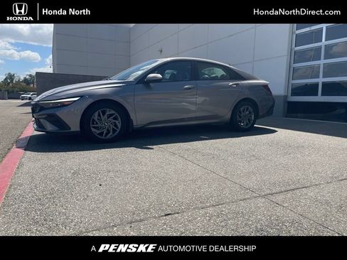 Used 2024 Hyundai Elantra SEL FWD image 1