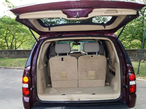 Used 2006 Ford Explorer Eddie Bauer image 33