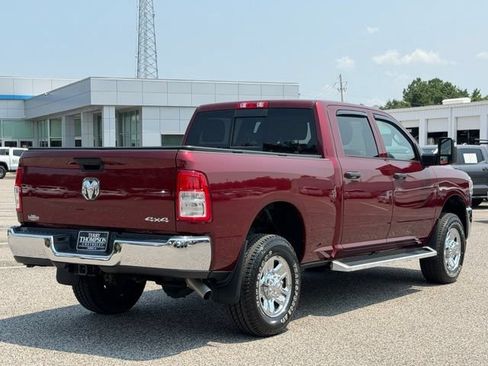 Used 2024 RAM 2500 Tradesman w/ Chrome Appearance Group AWD/4WD image 4