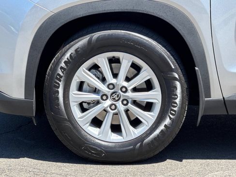 Used 2025 Toyota Grand Highlander AWD image 25
