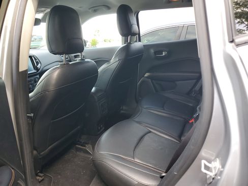 Used 2019 Jeep Compass Limited w/ Advanced Safety Group AWD/4WD image 8