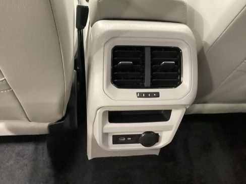 Certified 2023 Volkswagen Tiguan SE R-Line FWD image 14