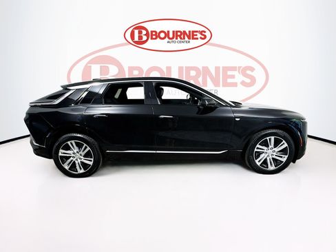 Used 2024 Cadillac Lyriq Tech w/ Driver Assist Package AWD/4WD image 11