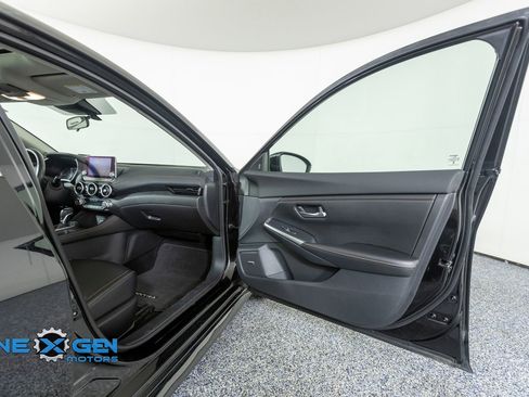 Used 2022 Nissan Sentra SR w/ SR Premium Package FWD image 39