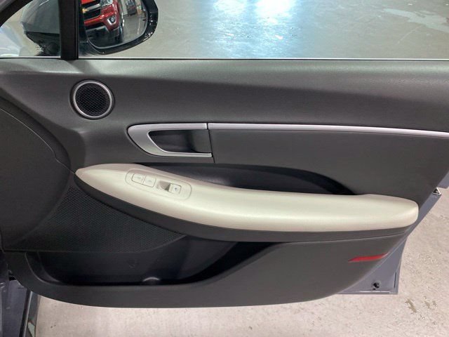 Used 2025 Hyundai Sonata SEL FWD image 18