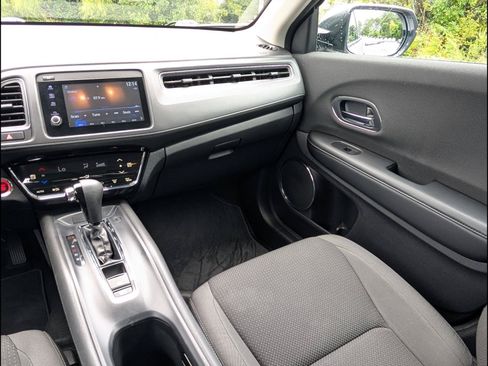 Used 2022 Honda HR-V EX image 9