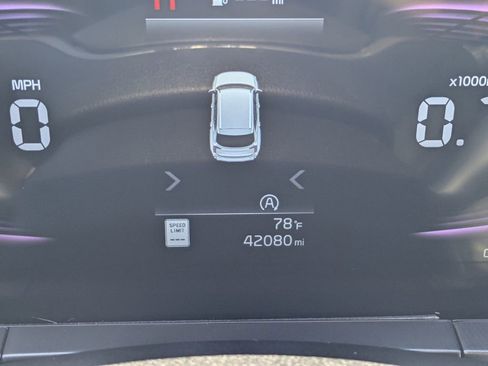 Used 2025 Kia Telluride S FWD image 31
