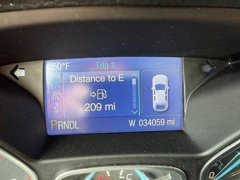 Used 2014 Ford Focus SE w/ SE Winter Package FWD image 12
