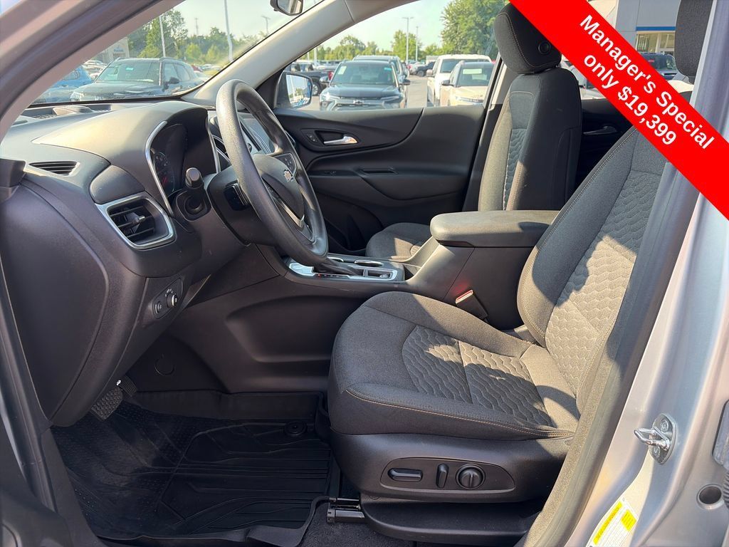 Used 2021 Chevrolet Equinox LT FWD image 14