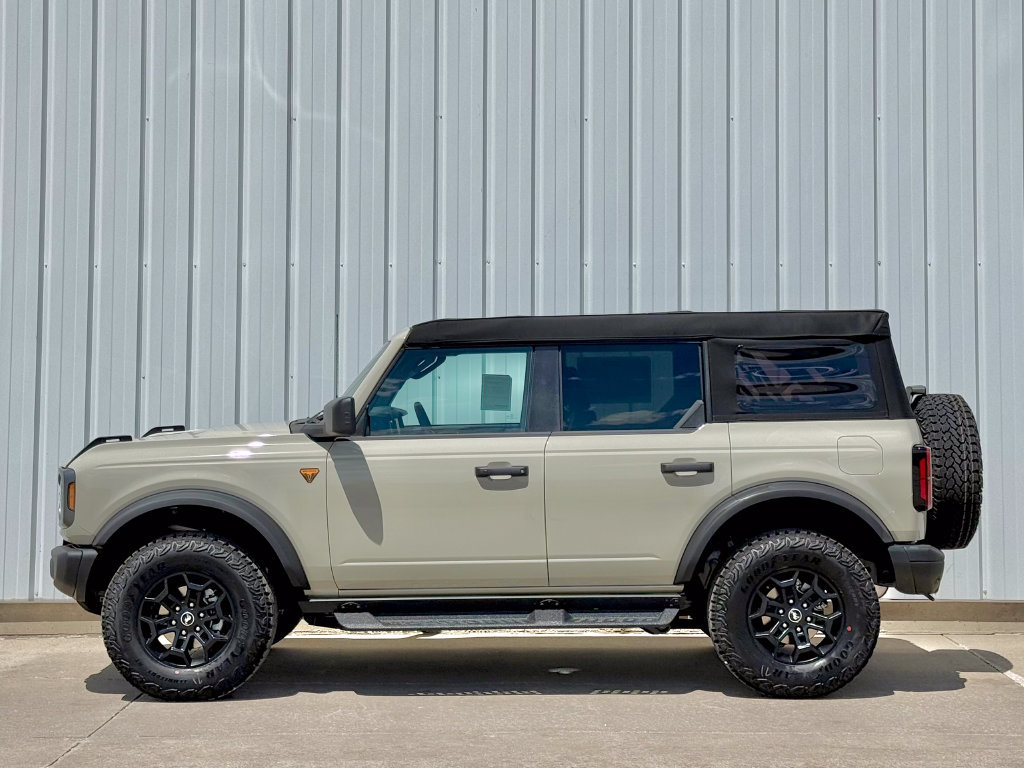 New 2026 Ford Bronco Badlands AWD/4WD image 3