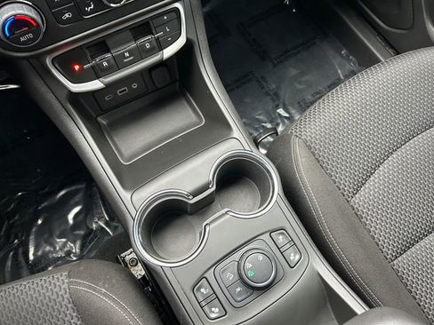 Used 2022 GMC Terrain SLE w/ Driver Convenience Package image 20