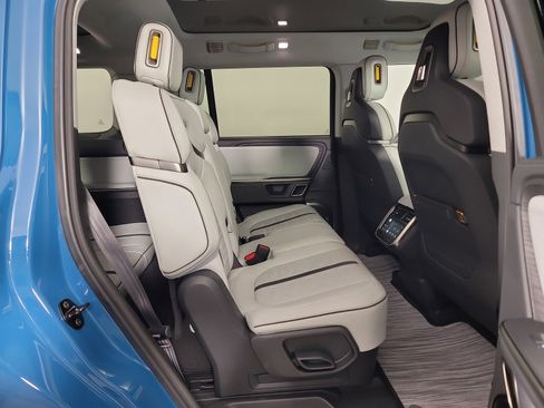 Used 2024 Rivian R1S Adventure AWD/4WD image 23