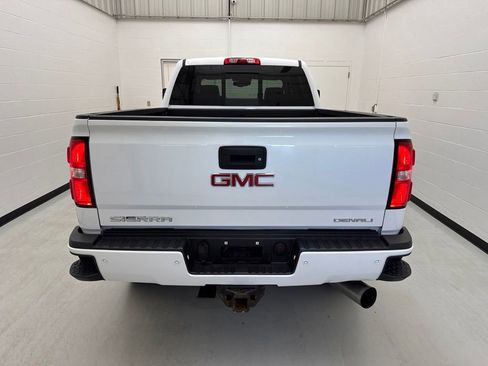 Used 2017 GMC Sierra 2500 Denali w/ Duramax Plus Package AWD/4WD image 5
