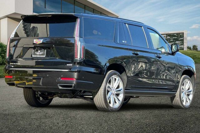 New 2026 Cadillac Escalade ESV Platinum Sport AWD/4WD image 4