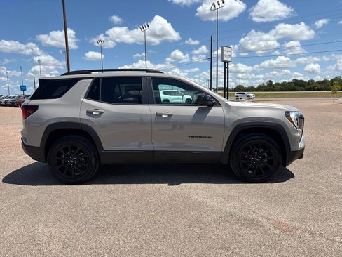 New 2027 GMC Terrain Elevation w/ Elevation Premium Package FWD image 7